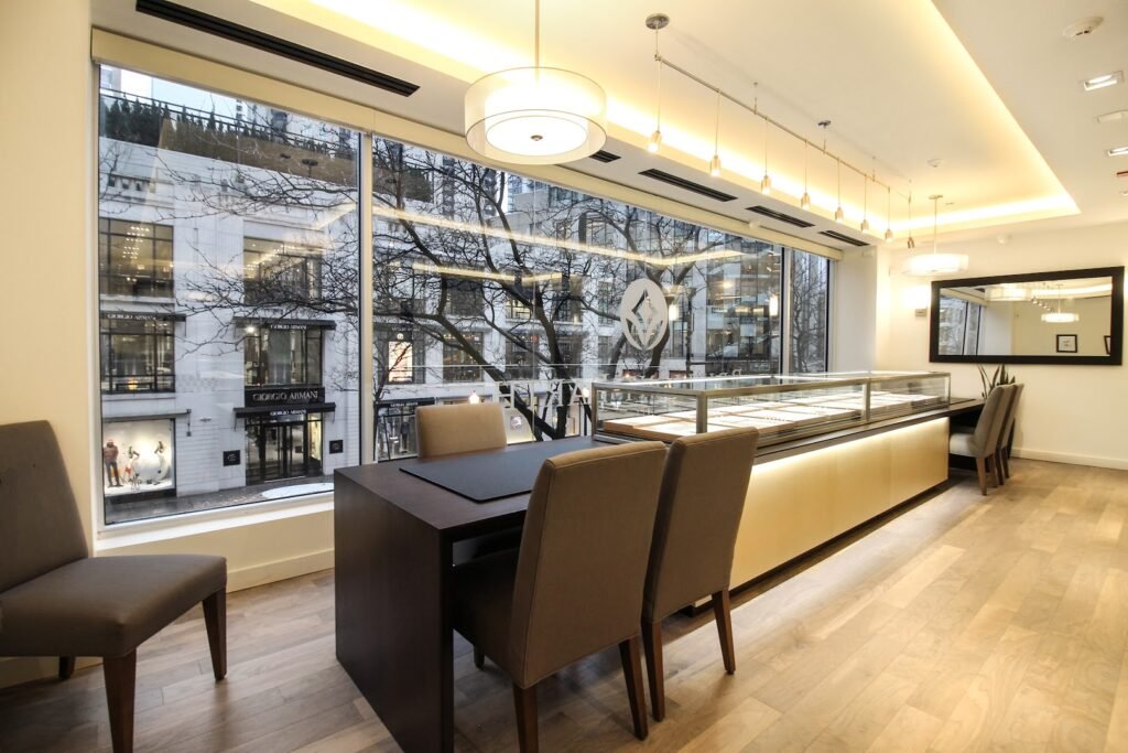 صورة شركة brilliant earth jewelry store